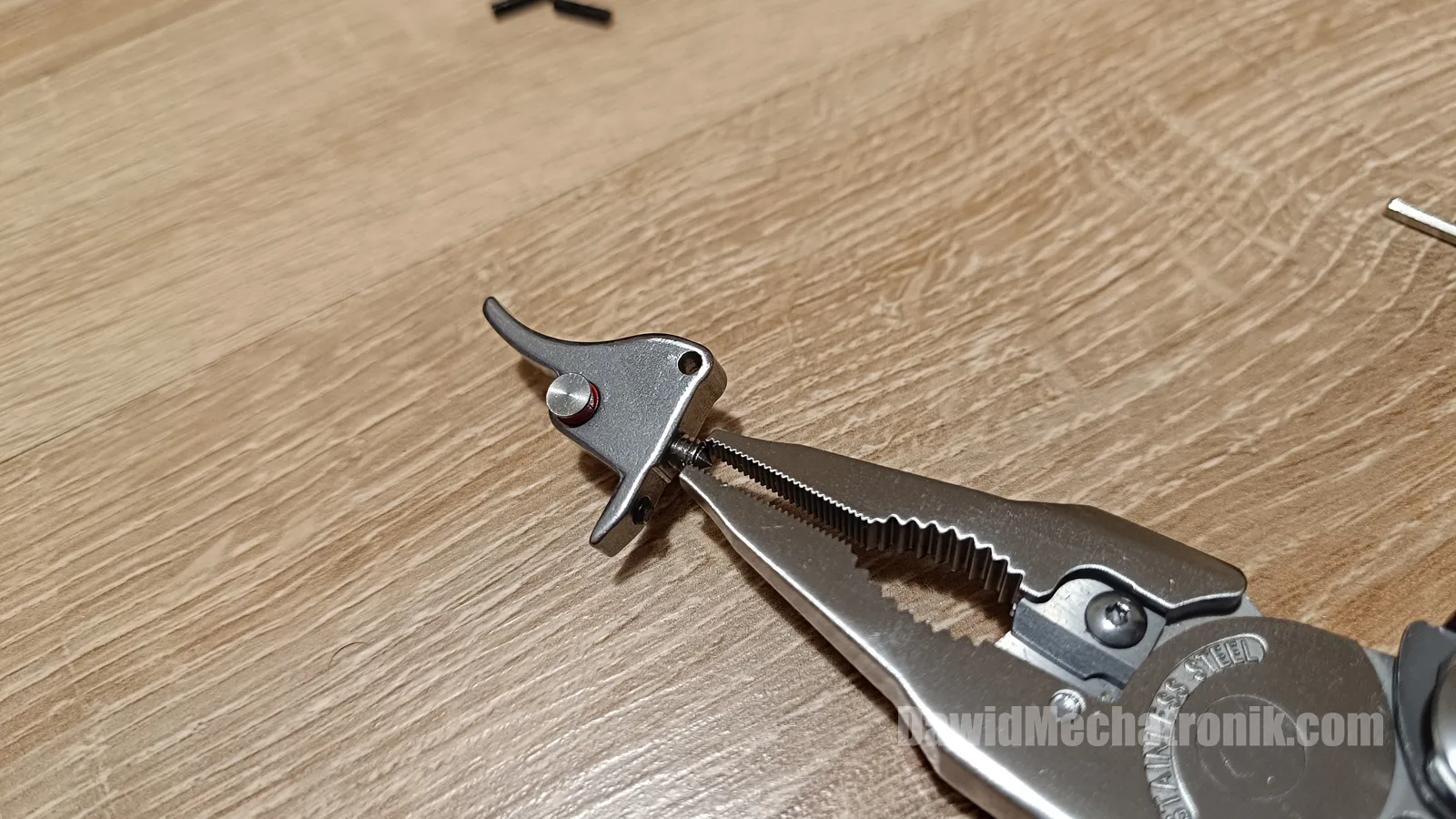 8 trigger assembly 5