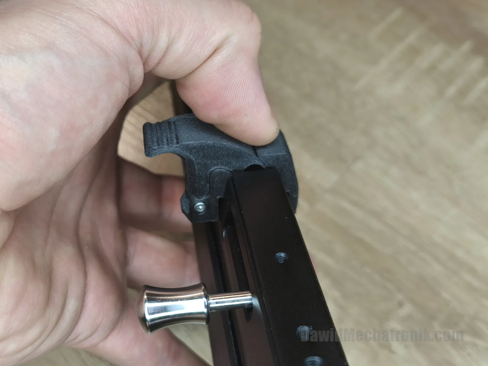 singleshotloader_slidinguptodown2